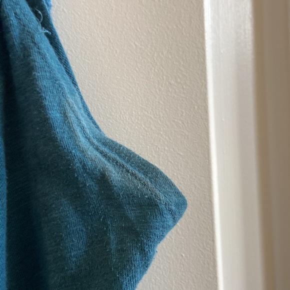 Cute teal coloured rose design top in size M - Picture 5 of 14